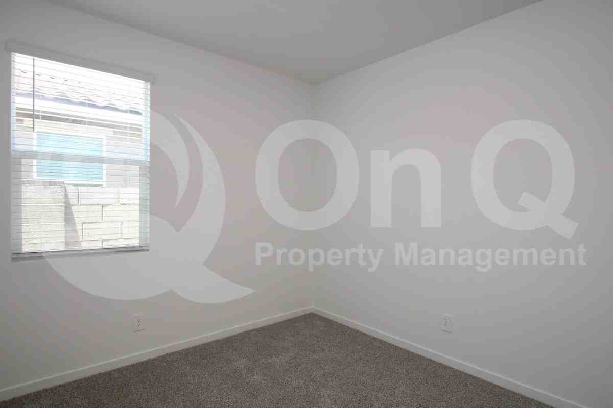 24144 West Hopi Street - Photo 6 of 19