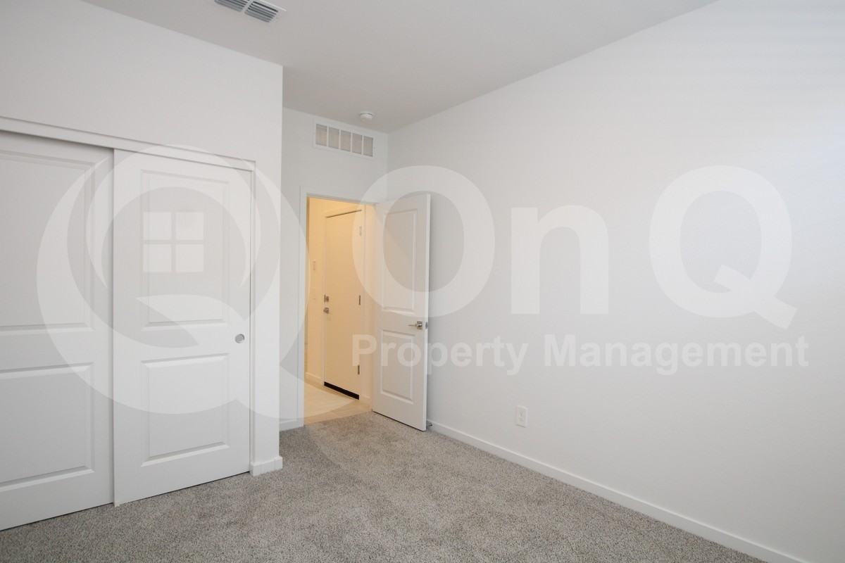 24144 West Hopi Street - Photo 7 of 19