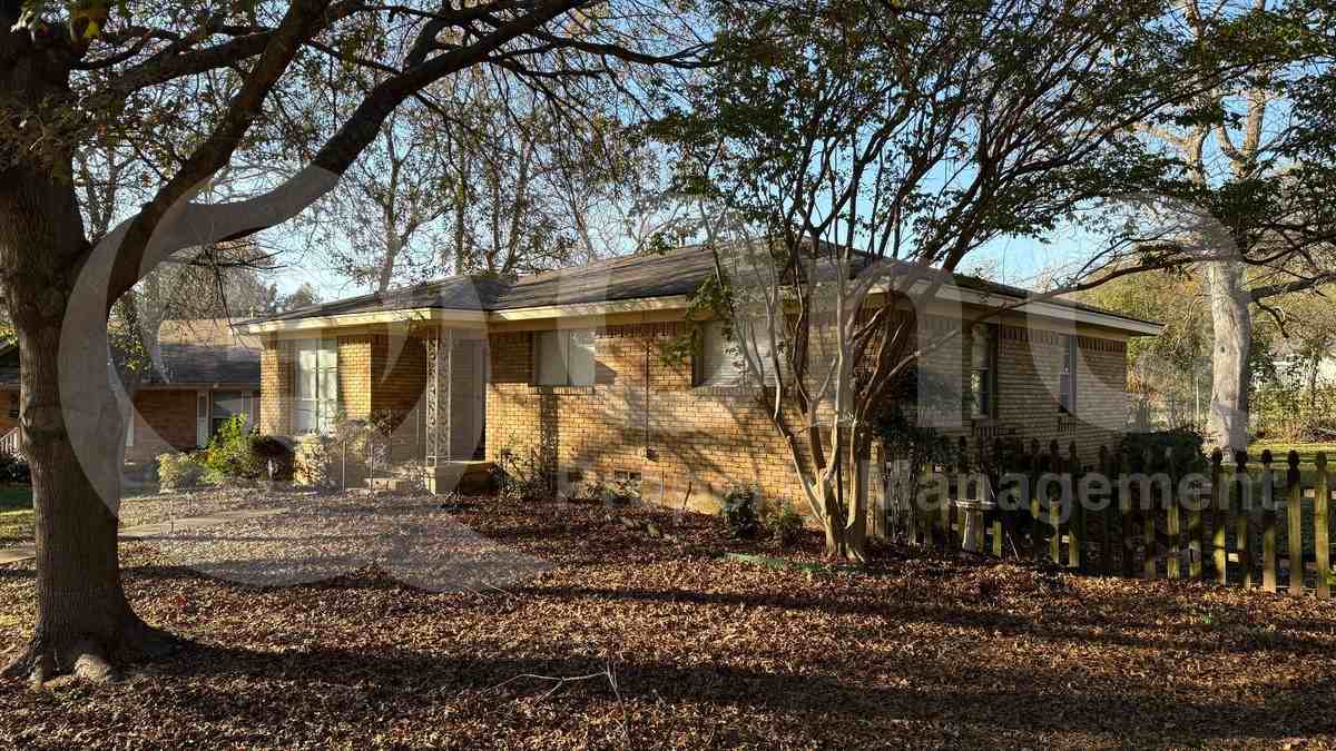 3535 Creekview Drive - Photo 3 of 22