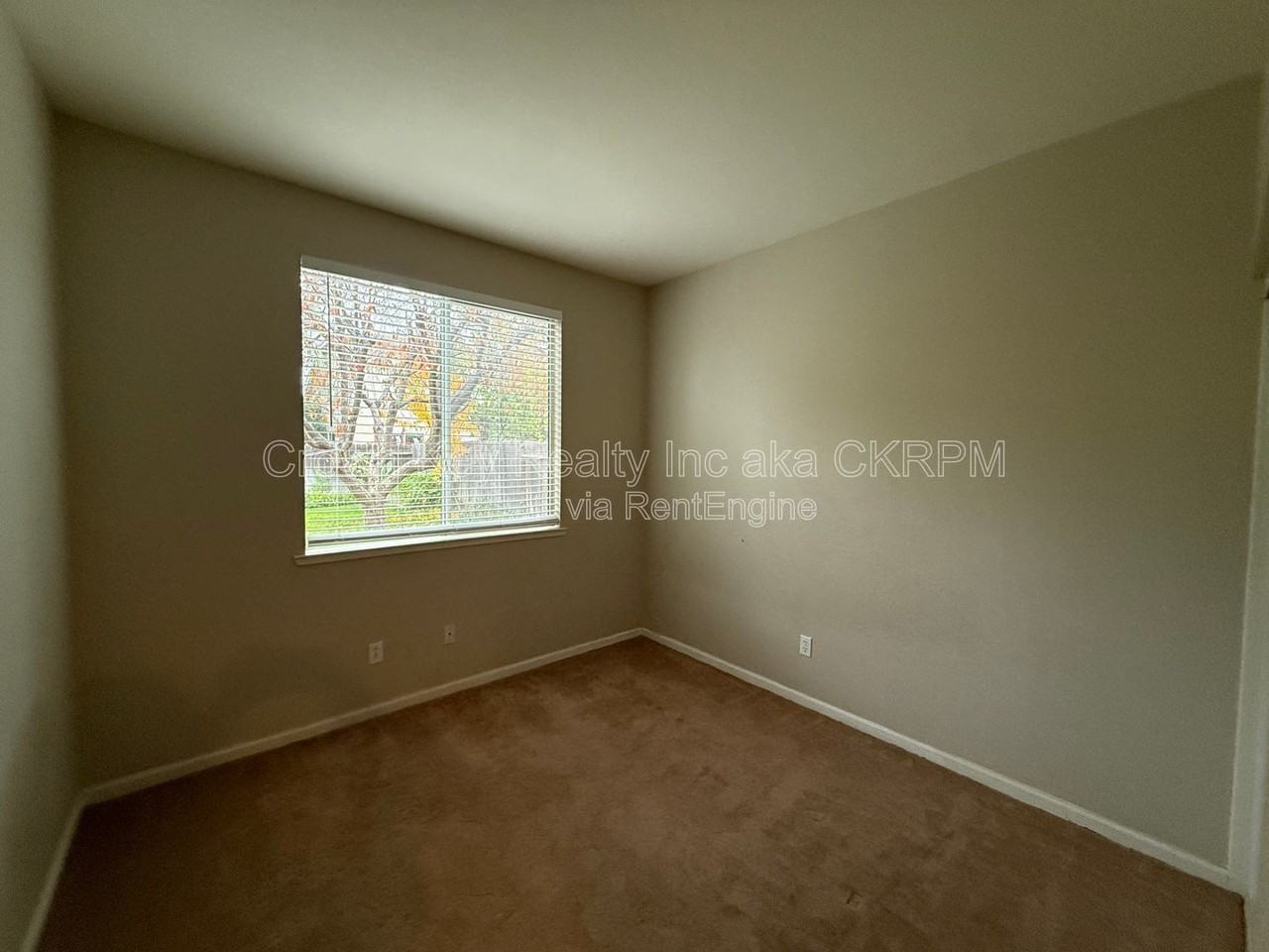 4552 Morning Brook Lane - Photo 6 of 33