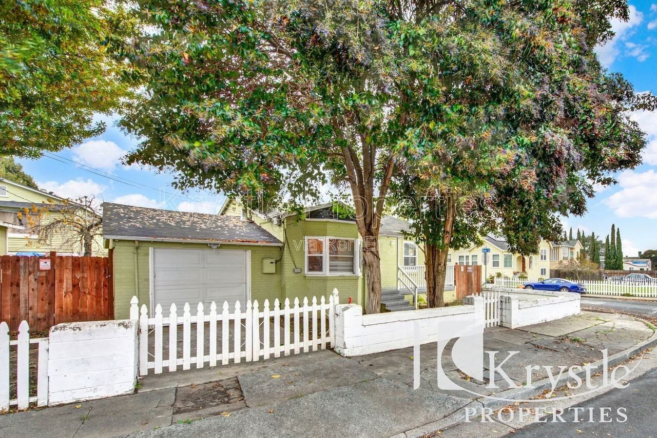 241 Mayo Avenue #A - Photo 3 of 24