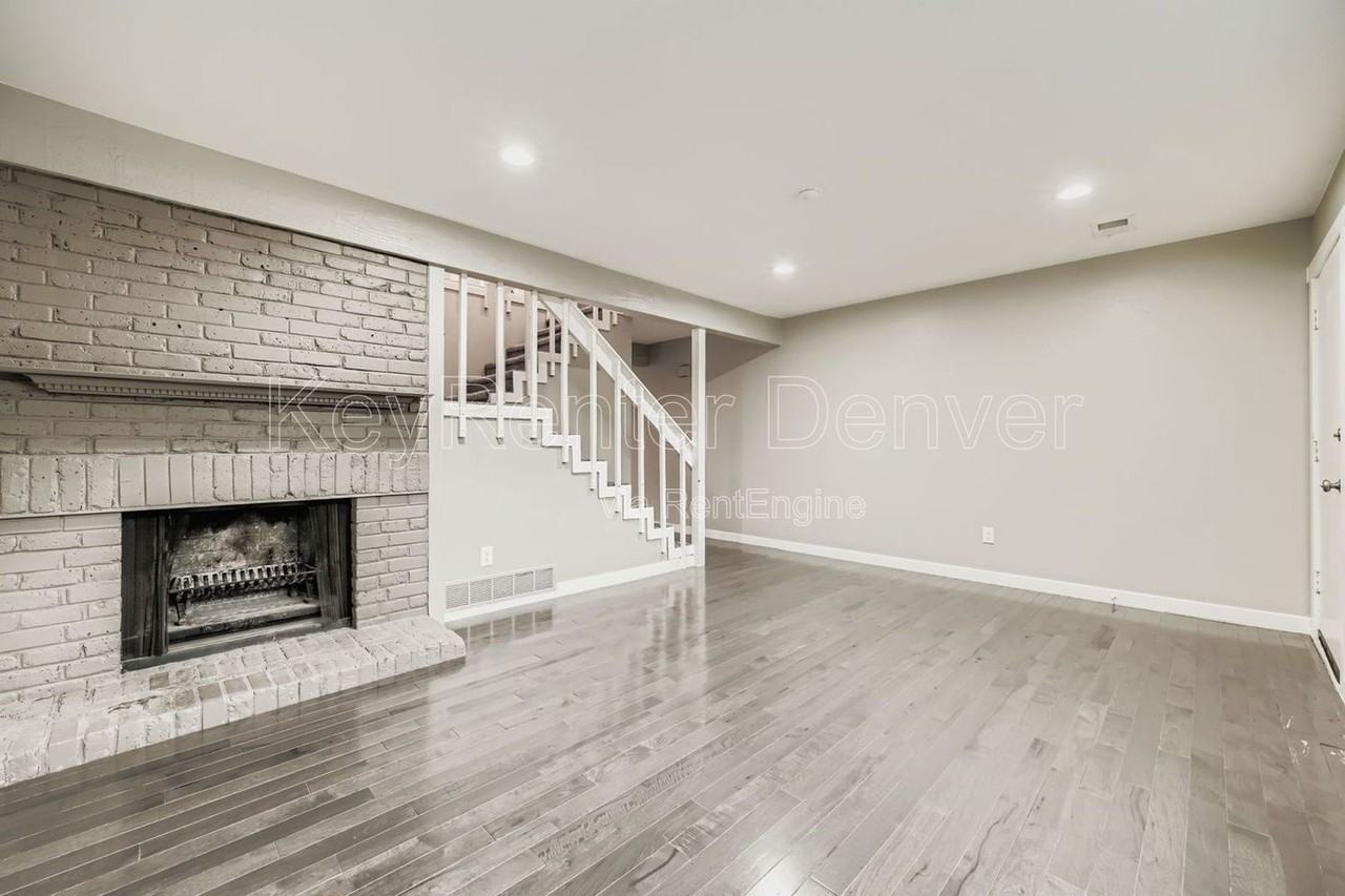 7053 South Knolls Way - Photo 6 of 22