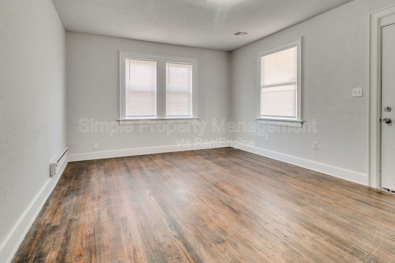 944 East Dr - Photo 2 of 21