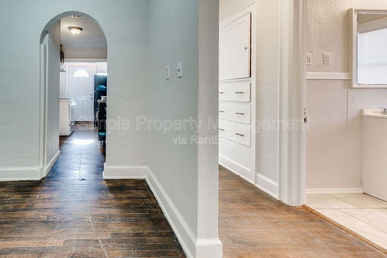 944 East Dr - Photo 5 of 21