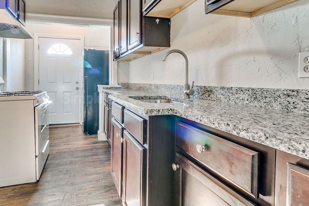 944 East Dr - Photo 7 of 21