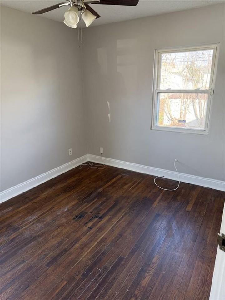 2606 Redwood Avenue - Photo 6 of 8