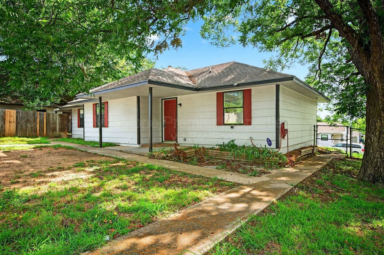 701 East Morton Street - Photo 2 of 23