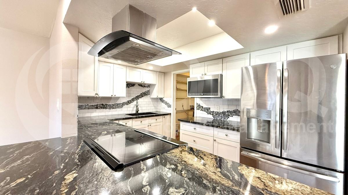 5601 North 79th Street #4 - Photo 3 of 28