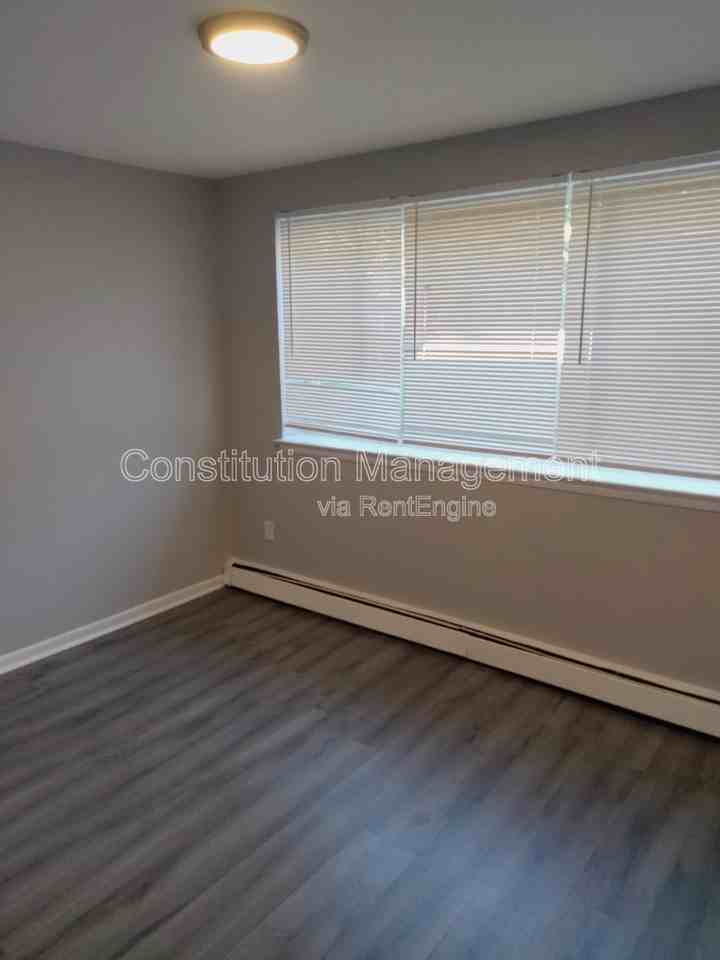 145 Sisson Ave #AA4 - Photo 4 of 6