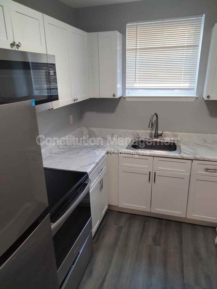 145 Sisson Ave #AA4 - Photo 6 of 6