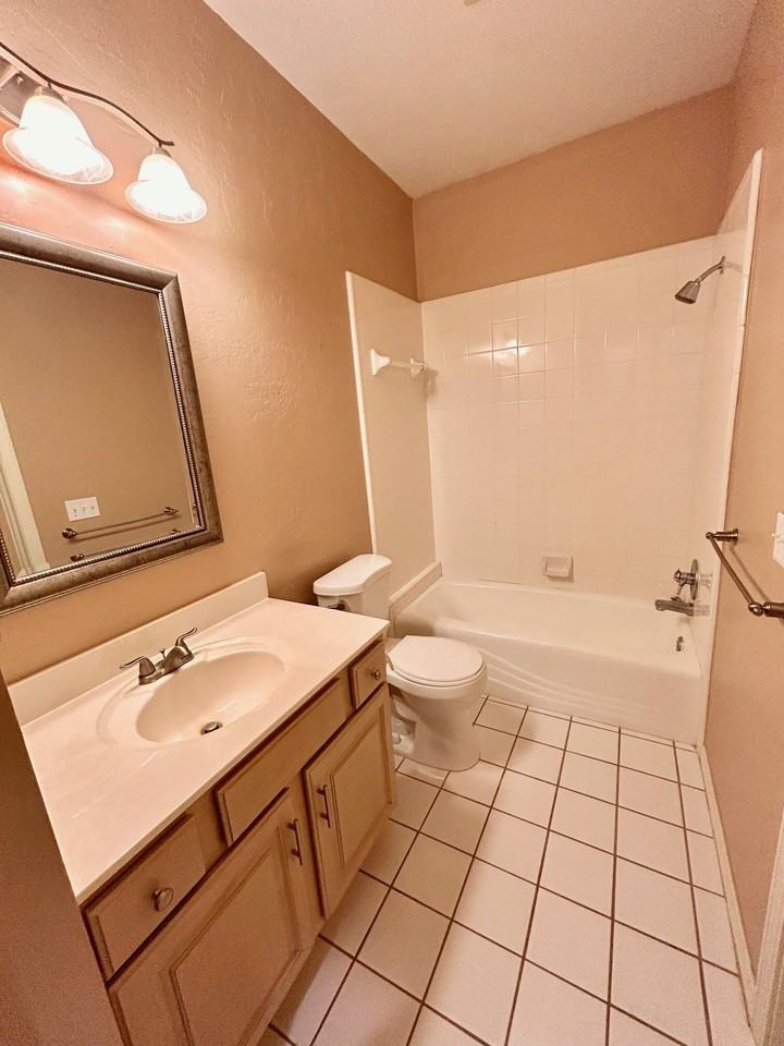 4501 N Youngs Blvd #1 - Photo 4 of 16