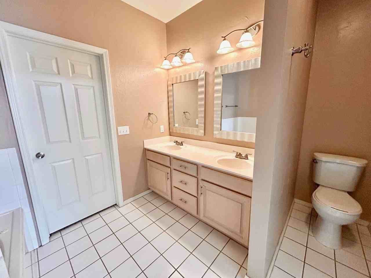 4501 N Youngs Blvd #1 - Photo 7 of 16