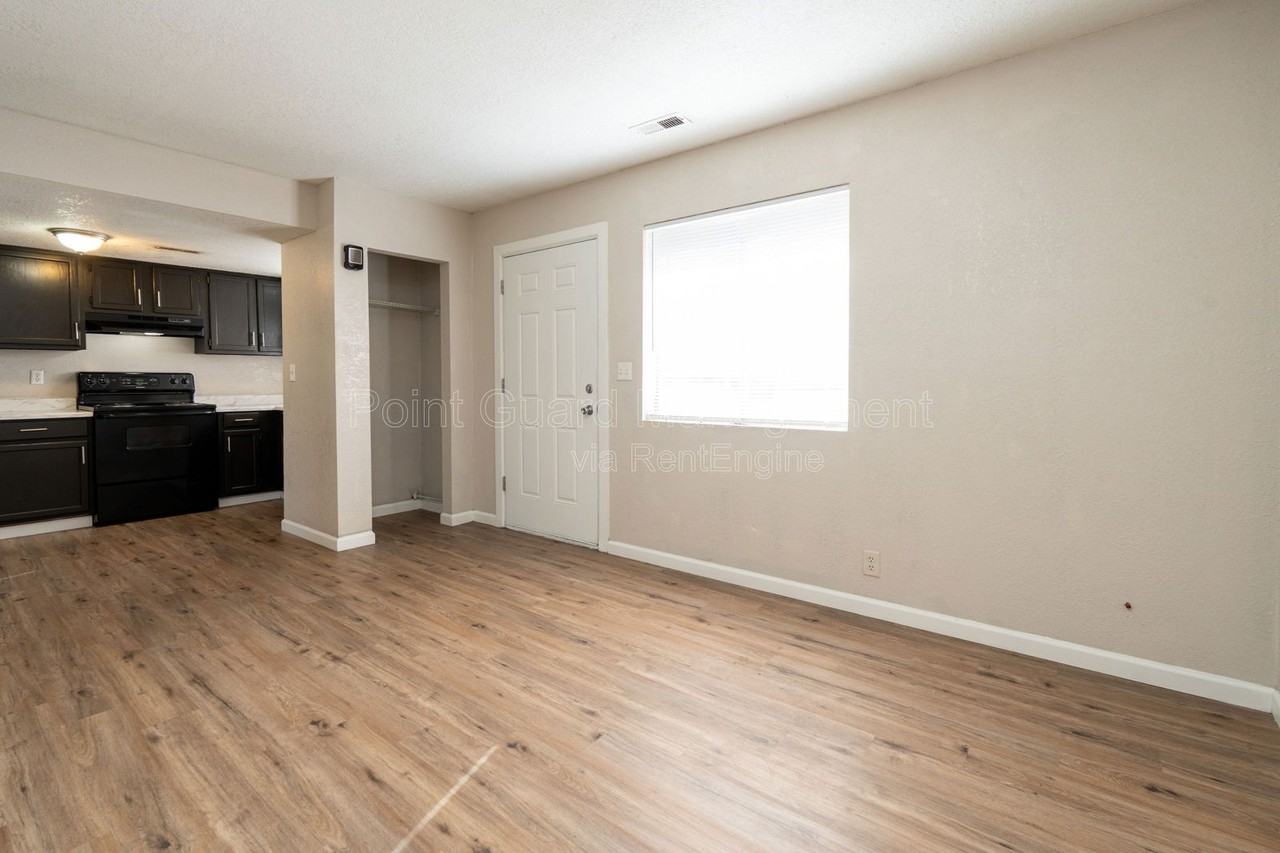 3045 North Jackson Avenue #3 - Photo 4 of 27