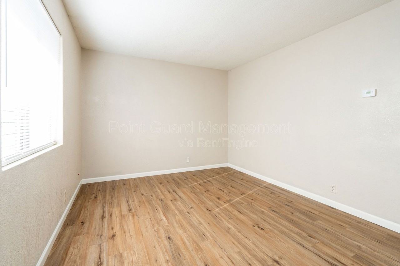 3045 North Jackson Avenue #3 - Photo 5 of 27