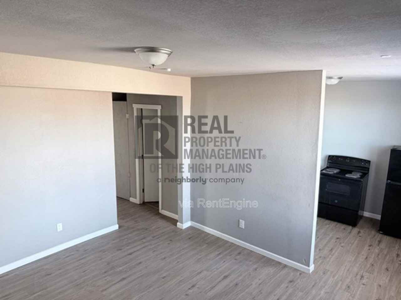 703 North Mirror Street #C - Photo 2 of 6