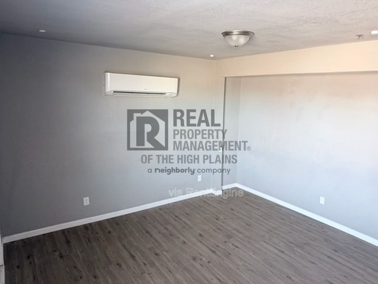 703 North Mirror Street #C - Photo 3 of 6