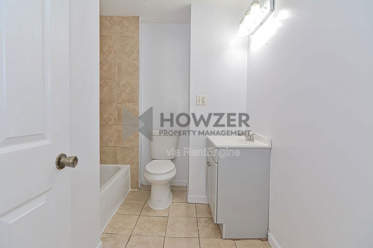 14 Chester Ave #14R - Photo 3 of 10