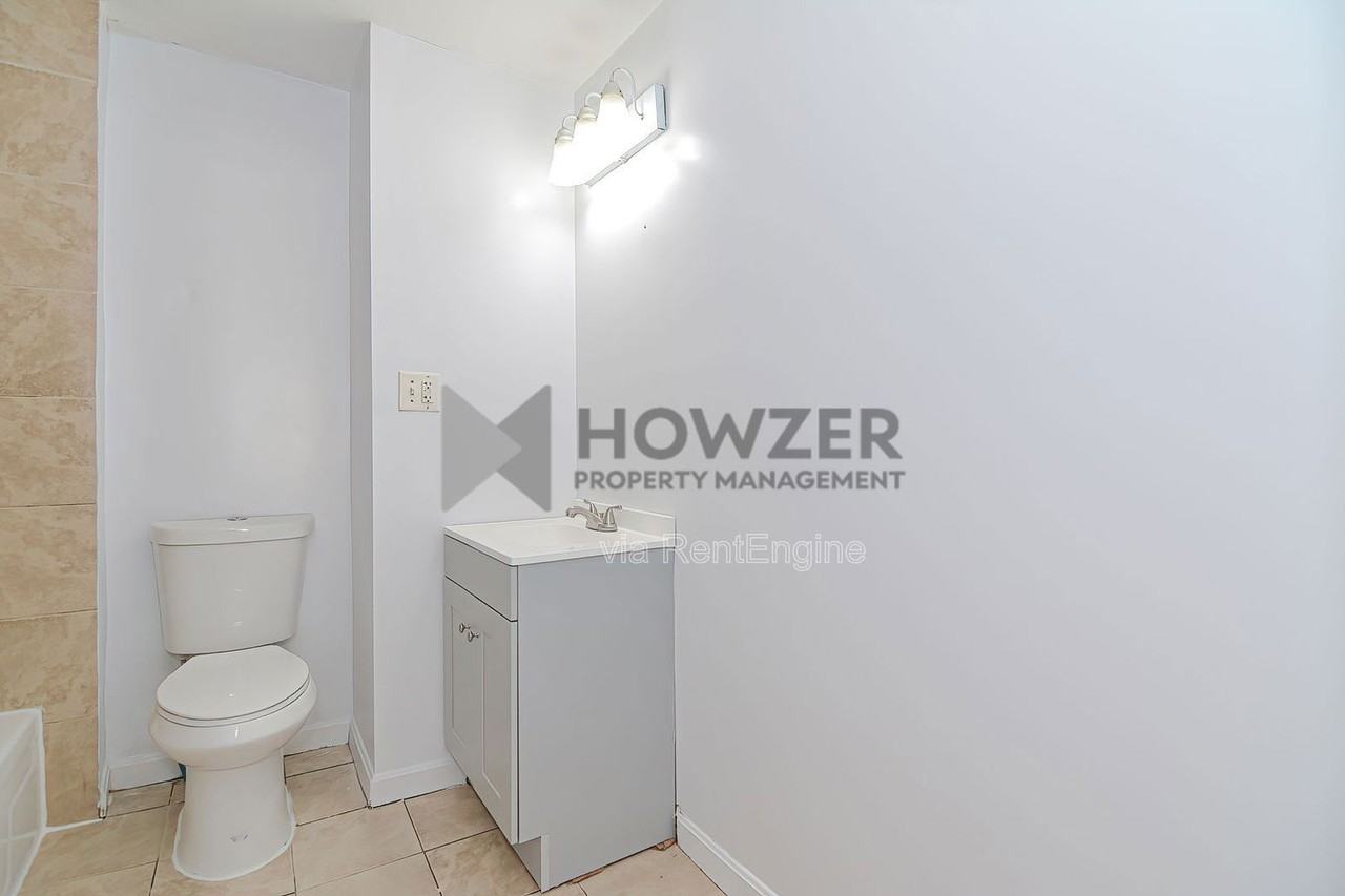 14 Chester Ave #14R - Photo 4 of 10