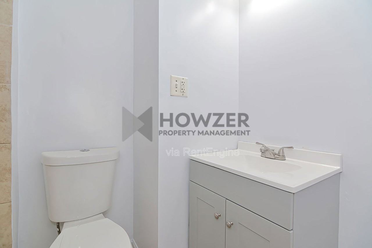 14 Chester Ave #14R - Photo 6 of 10