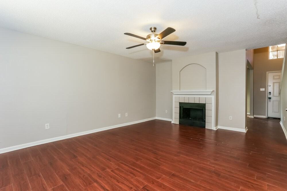 8104 Gardengate Ct - Photo 4 of 17