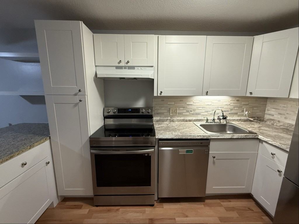 105 Elmwood Drive - Photo 2 of 22