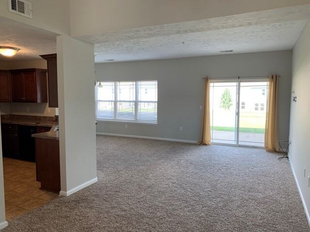 1073 Somerset Springs Dr - Photo 4 of 10