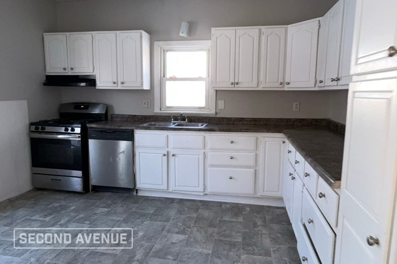 1115 Oneida Ave - Photo 3 of 15