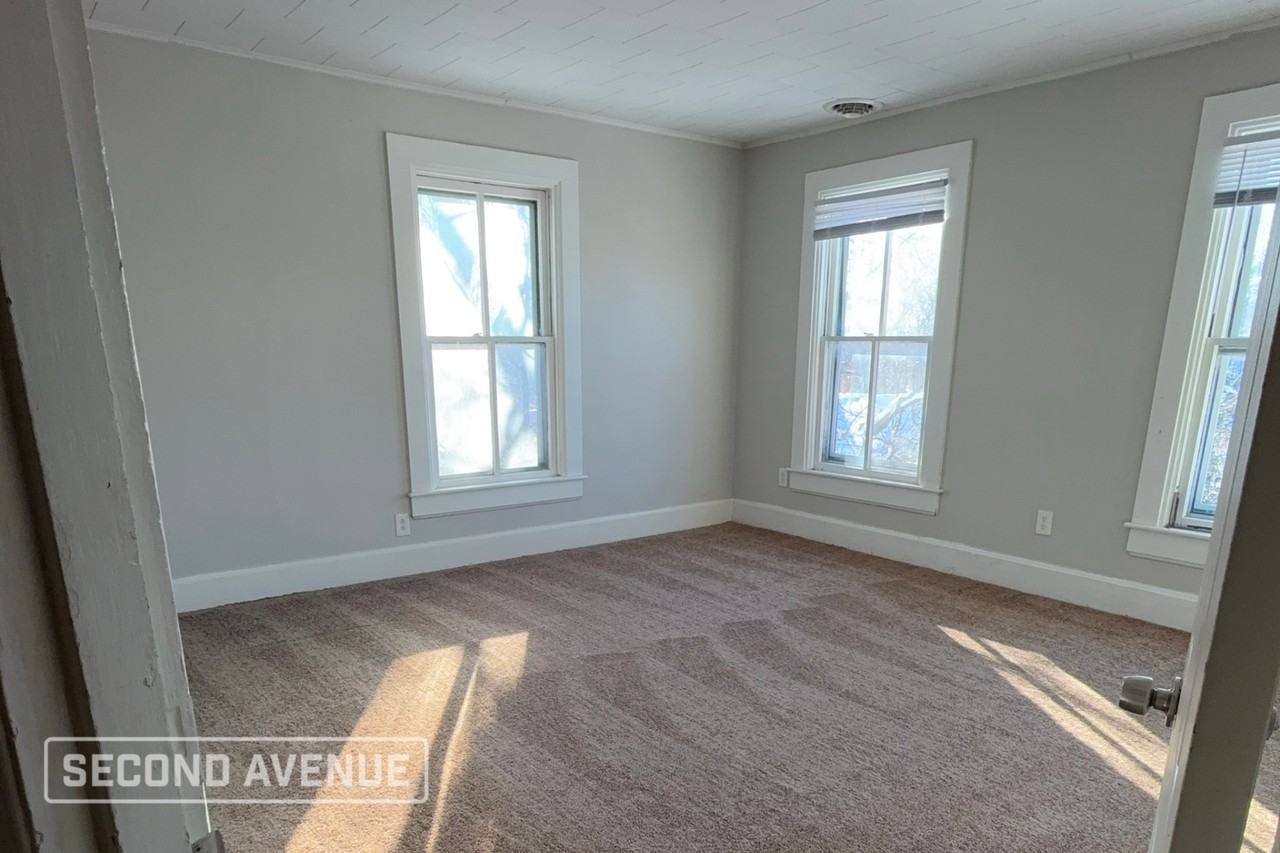 1115 Oneida Ave - Photo 6 of 15