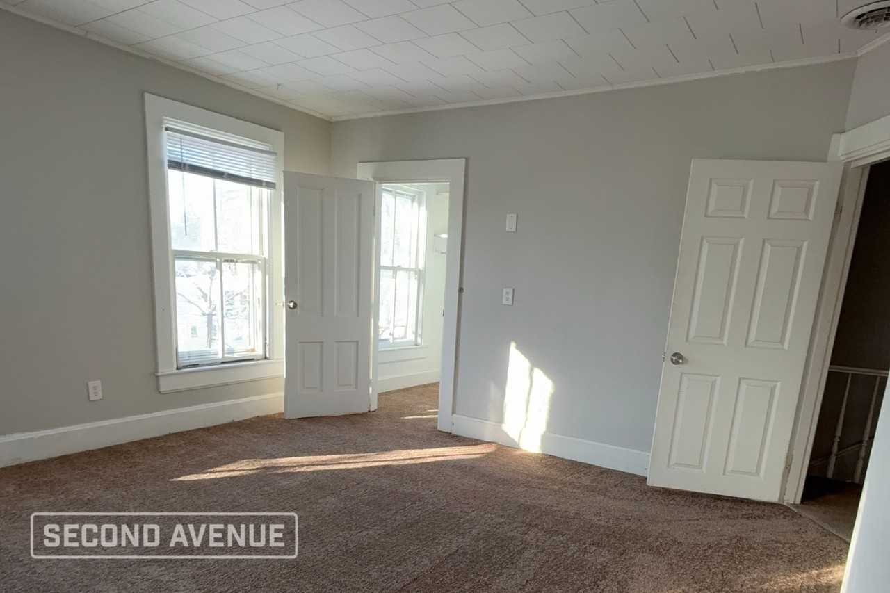 1115 Oneida Ave - Photo 7 of 15
