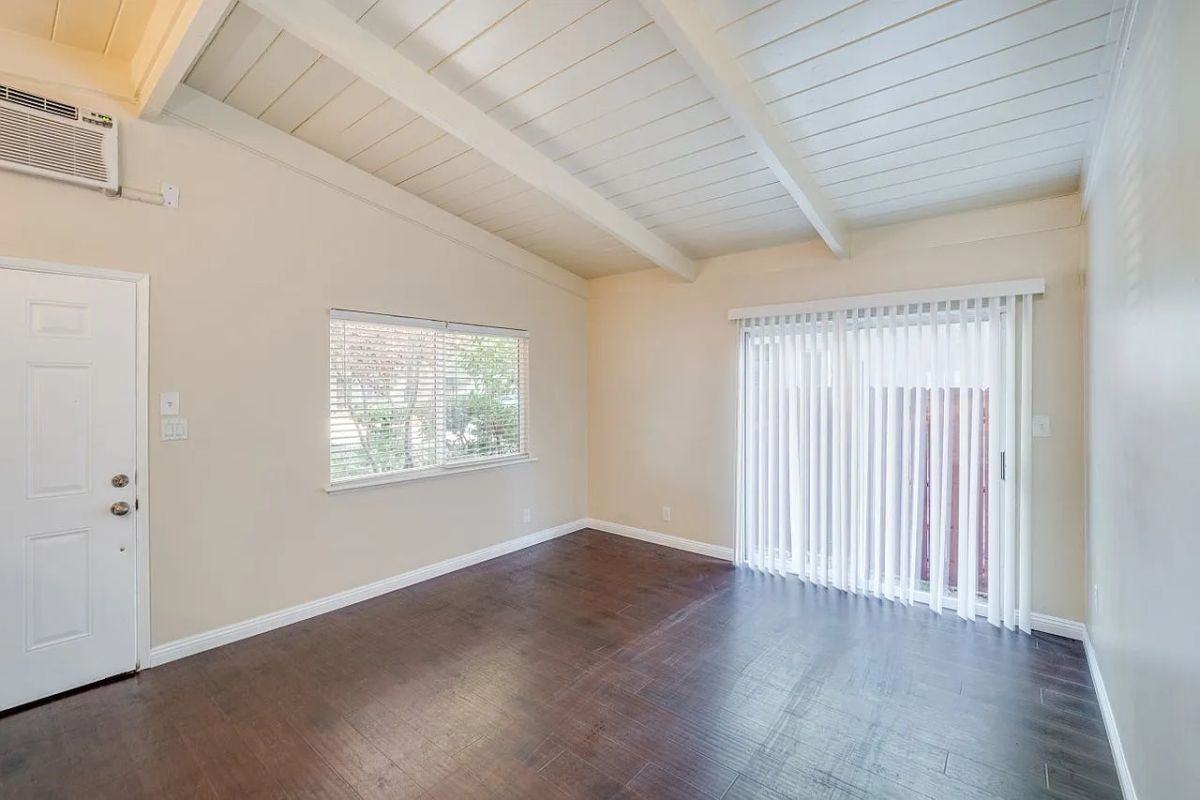 4360 Custis Avenue - Photo 3 of 17