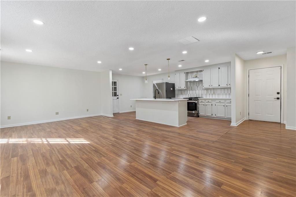 2095 Uniwattee Trail Southeast - Photo 4 of 20