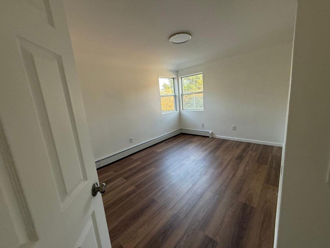 120 Marsden Street - Photo 2 of 12