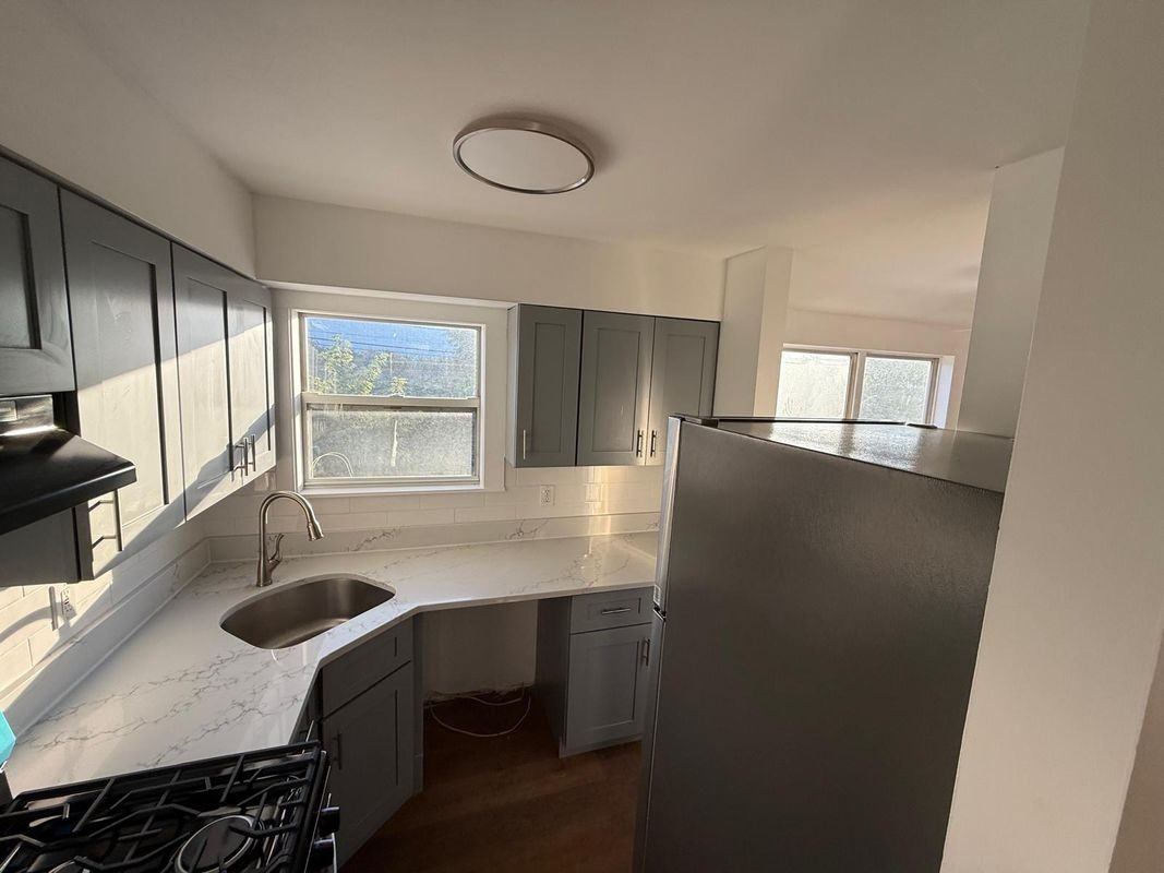 120 Marsden Street - Photo 4 of 12