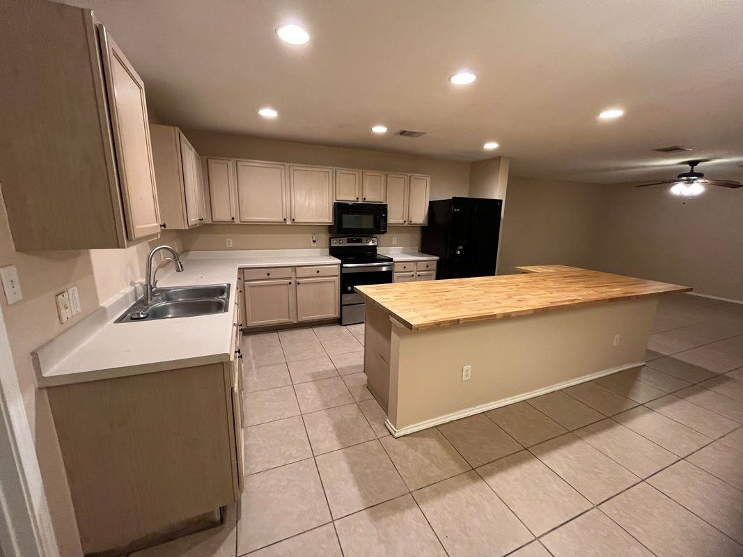 4406 Cisco Valley Drive - Photo 4 of 26