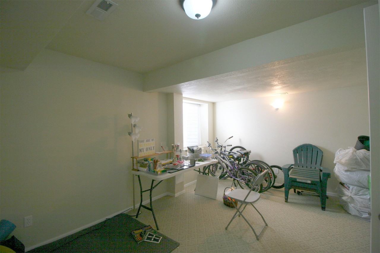 423 E 6th St - Photo 5 of 10