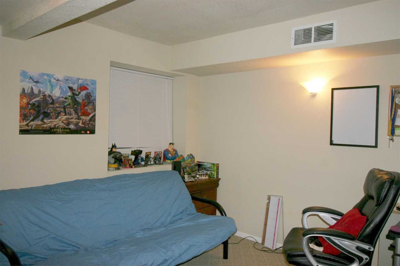 423 E 6th St - Photo 4 of 10