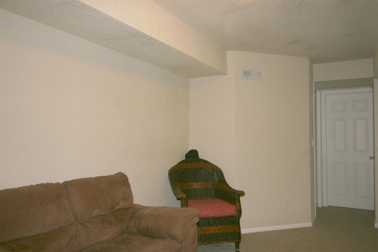 423 E 6th St - Photo 3 of 10