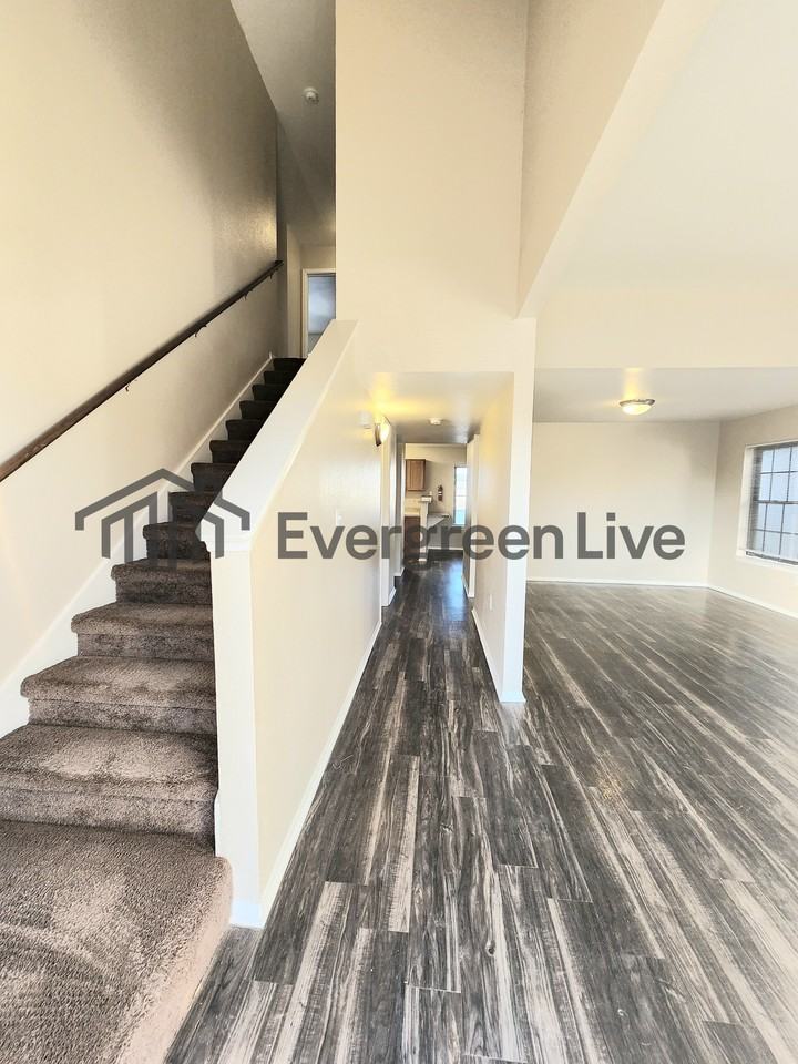 112 Fireball Drive - Photo 3 of 21