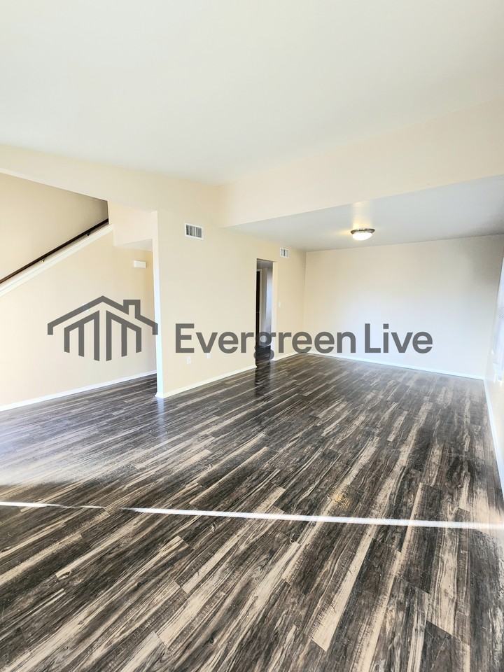 112 Fireball Drive - Photo 4 of 21