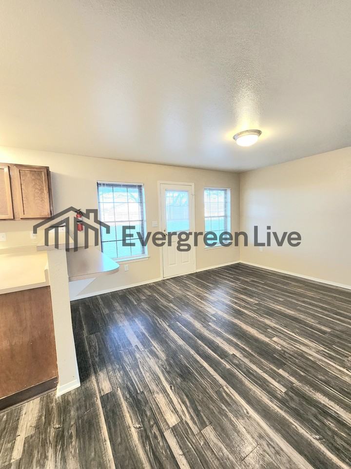 112 Fireball Drive - Photo 6 of 21