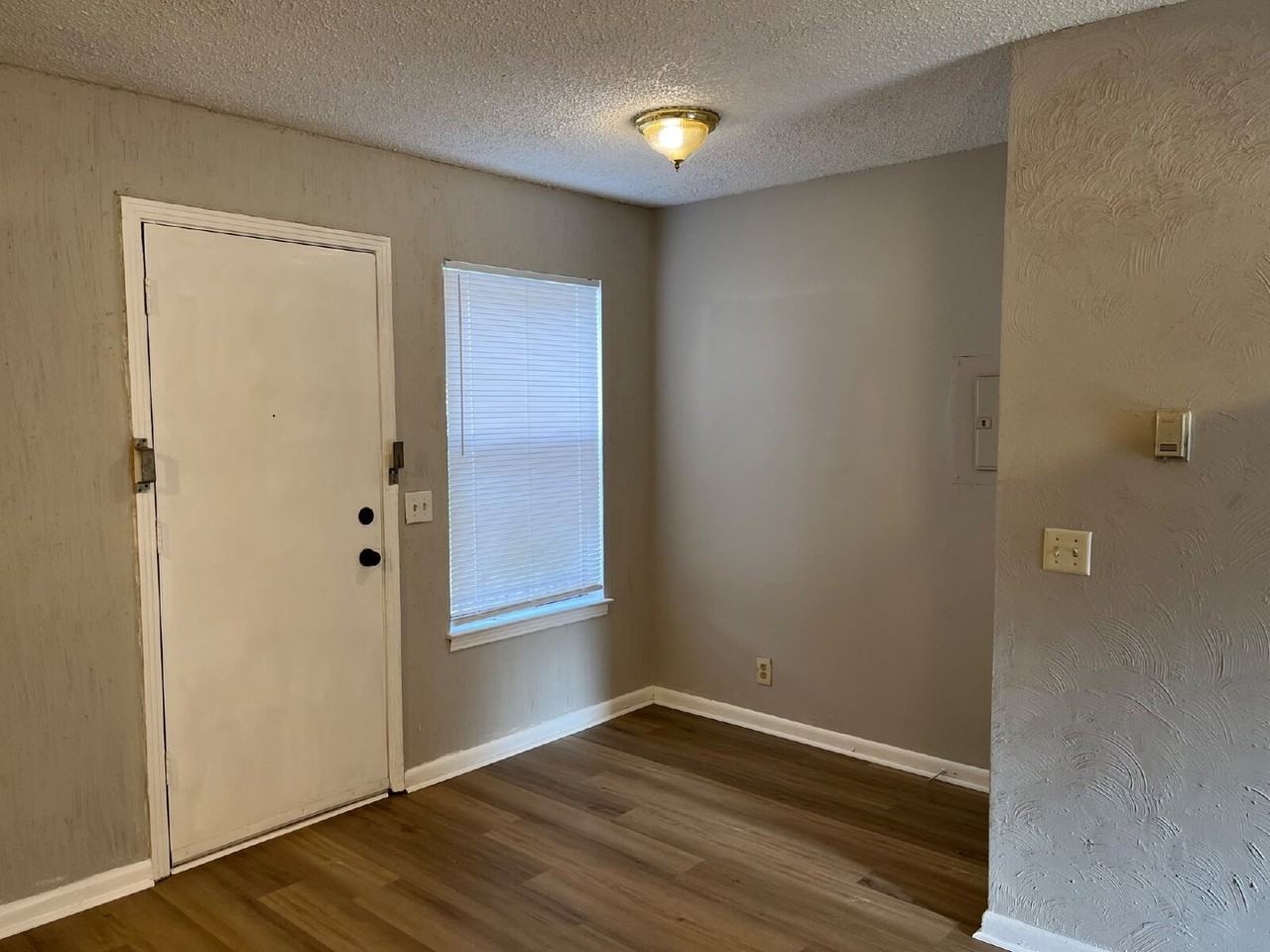 3010 Delaware Avenue - Photo 3 of 15