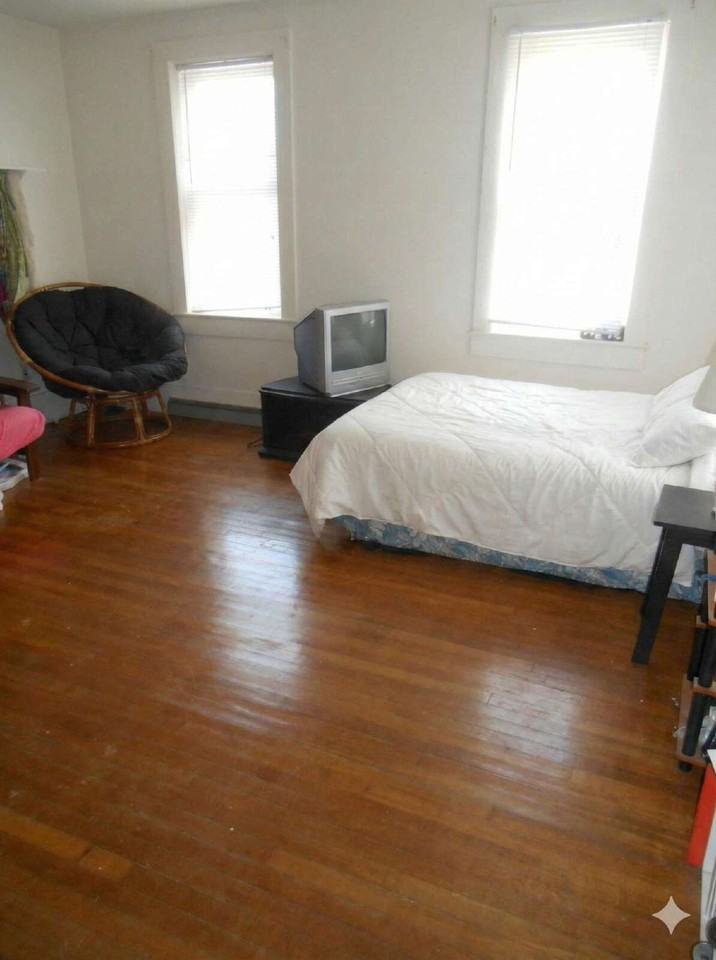 120 Illinois St - Photo 4 of 10