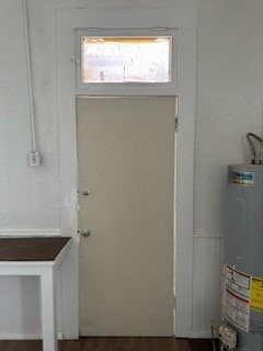 308 S Hills St - Photo 3 of 10