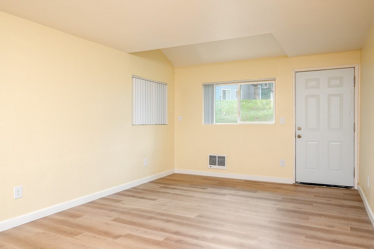 Highland Park - Photo 3 of 29