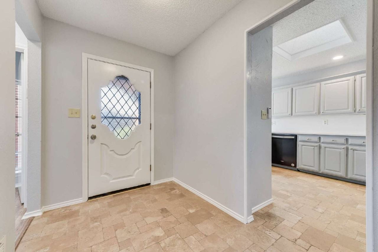 2801 Hickory Bend Drive - Photo 2 of 24