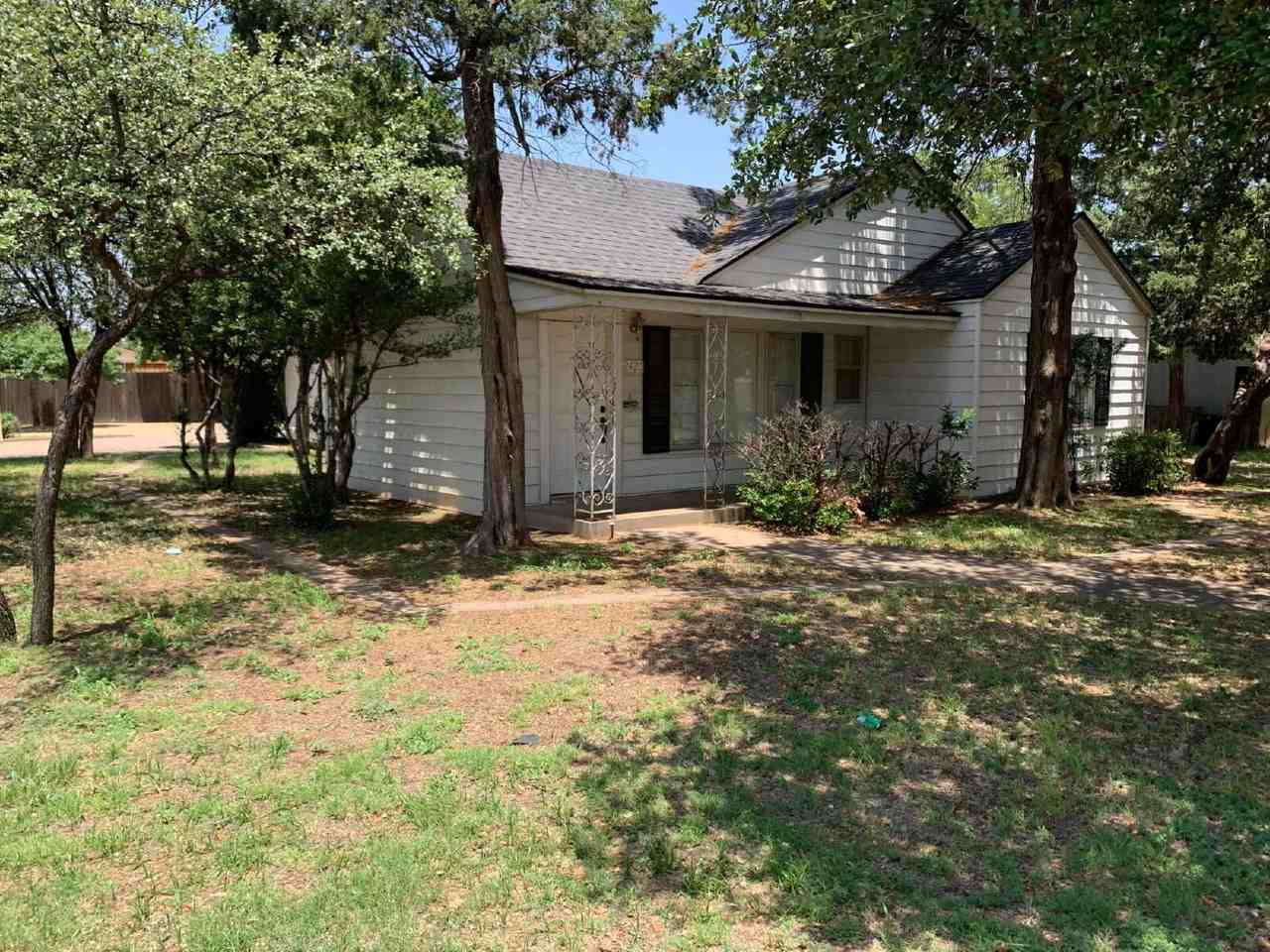 2420 39th St - Photo 2 of 18