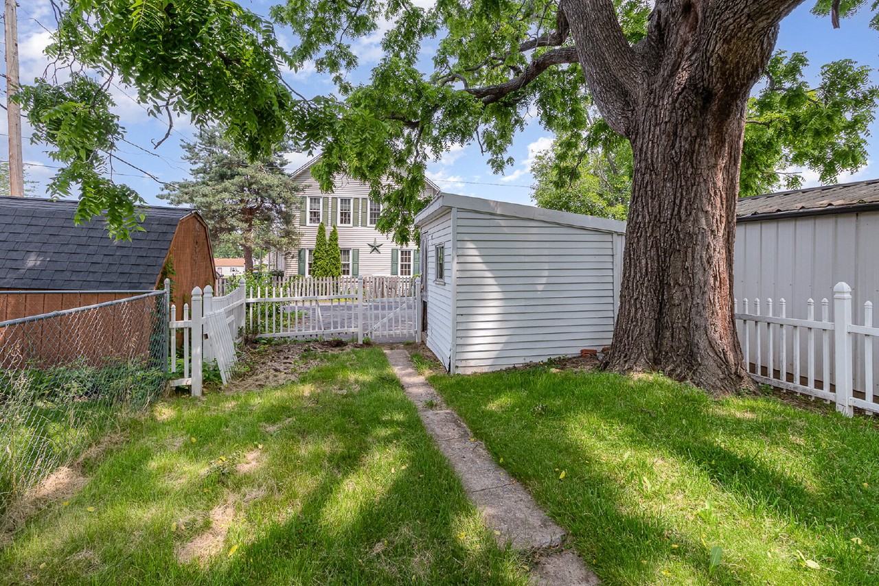 303 Ridge Avenue - Photo 3 of 18