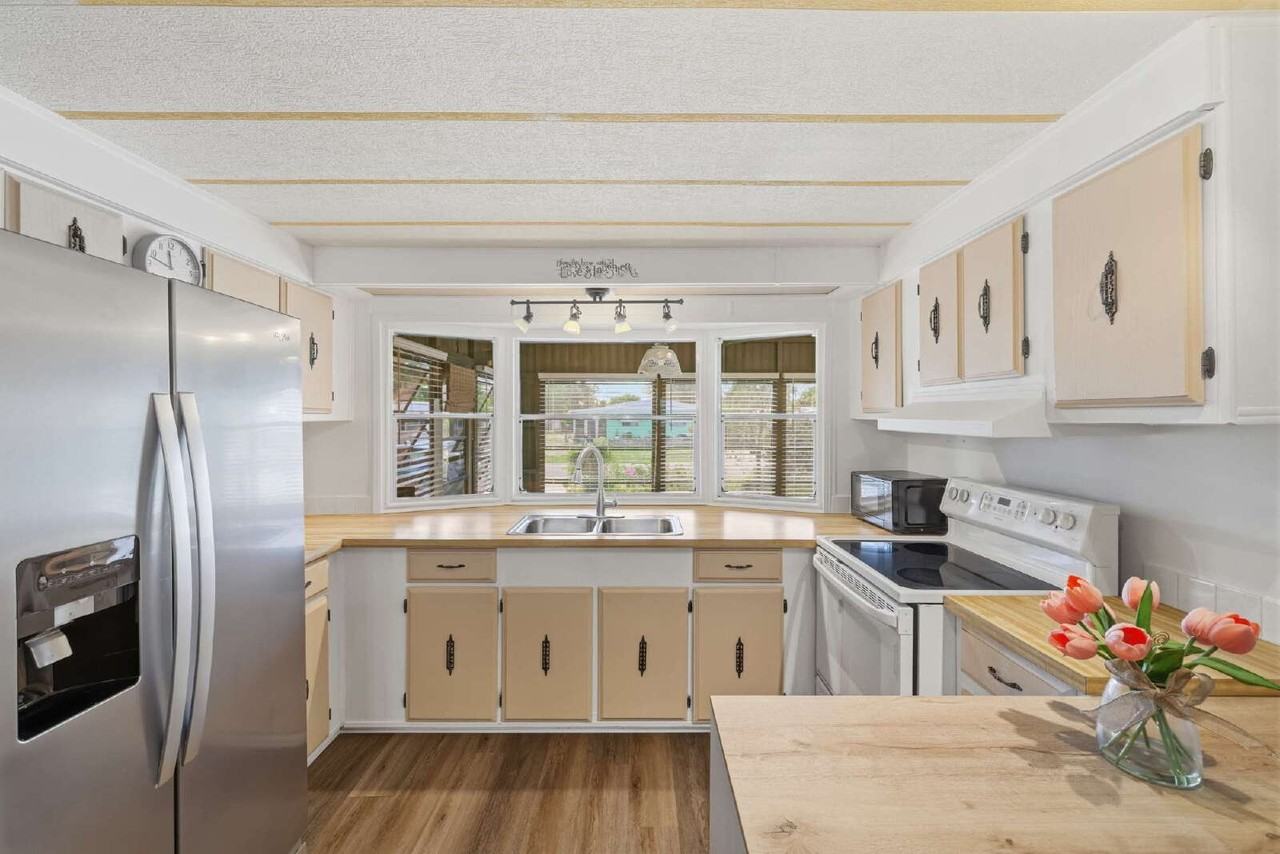 181 Sugarloaf Lane - Photo 4 of 21