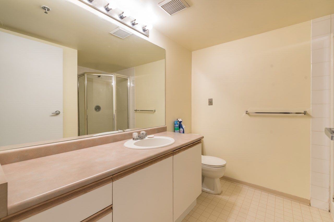 7700 St Albans Rd - Photo 7 of 20