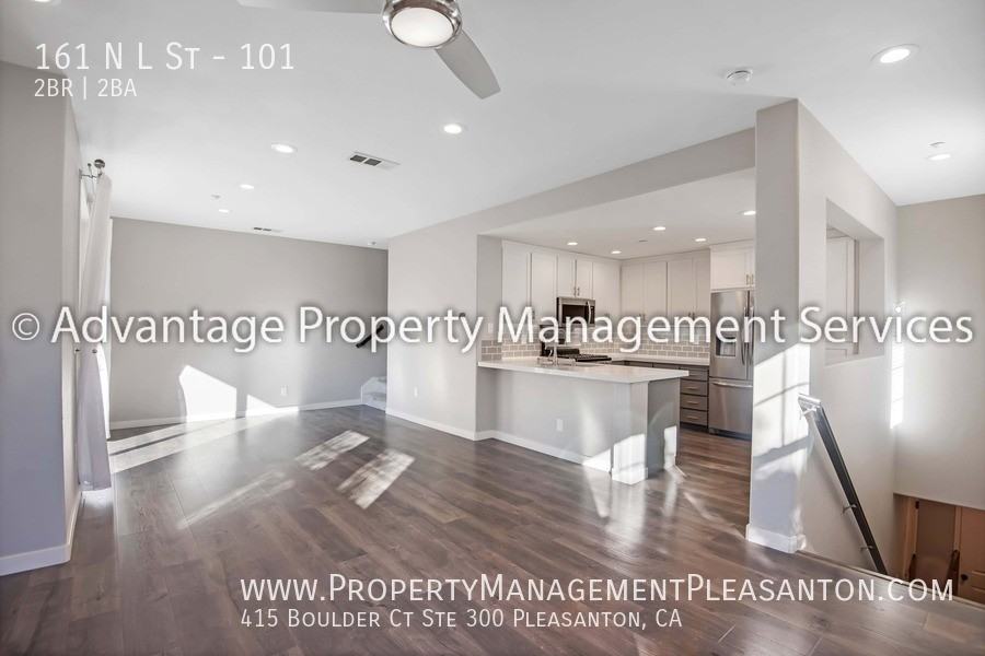 161 North L Street #101 - Photo 4 of 14